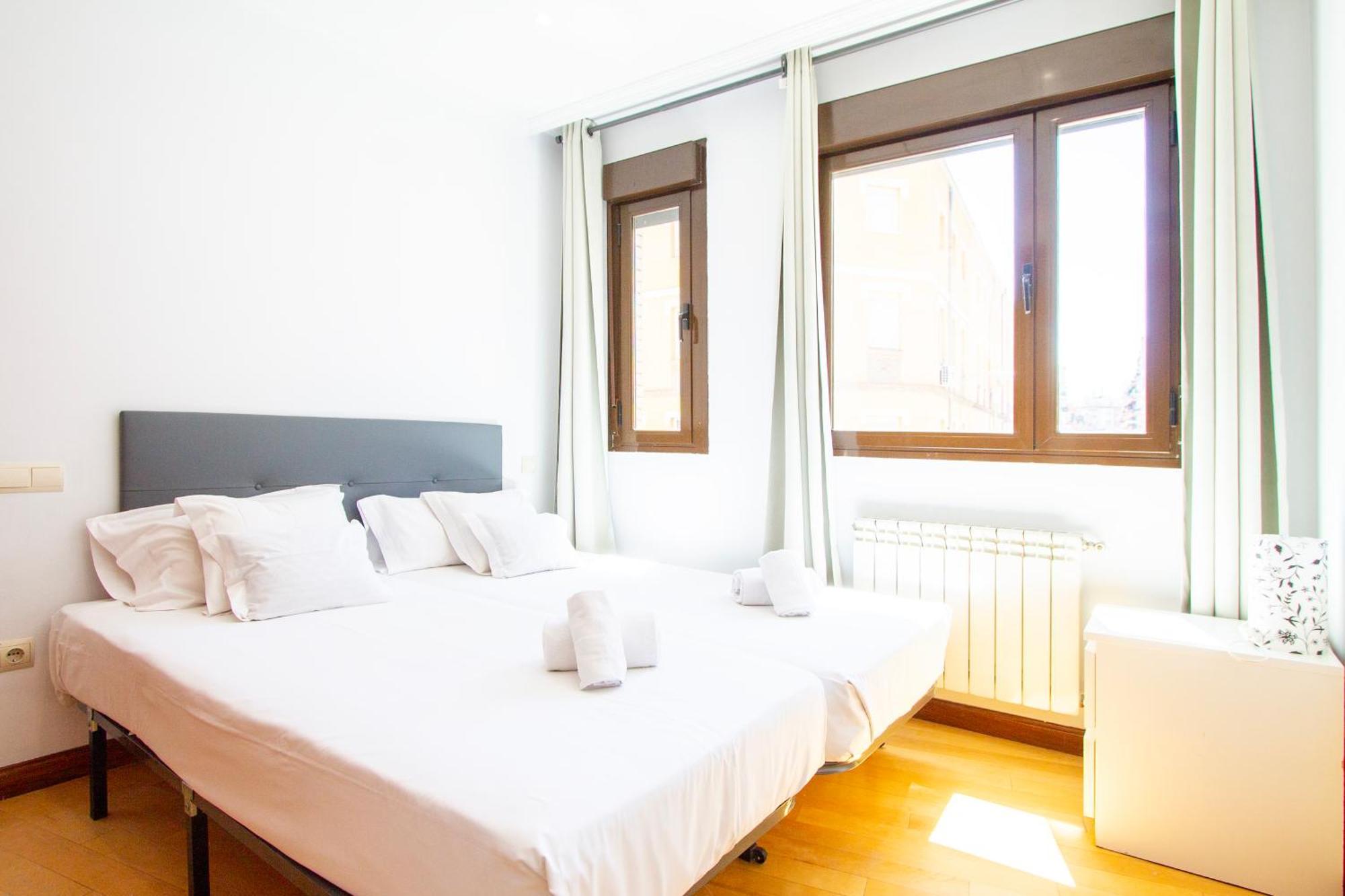 Apartamentos Adelfas Madrid Exterior photo