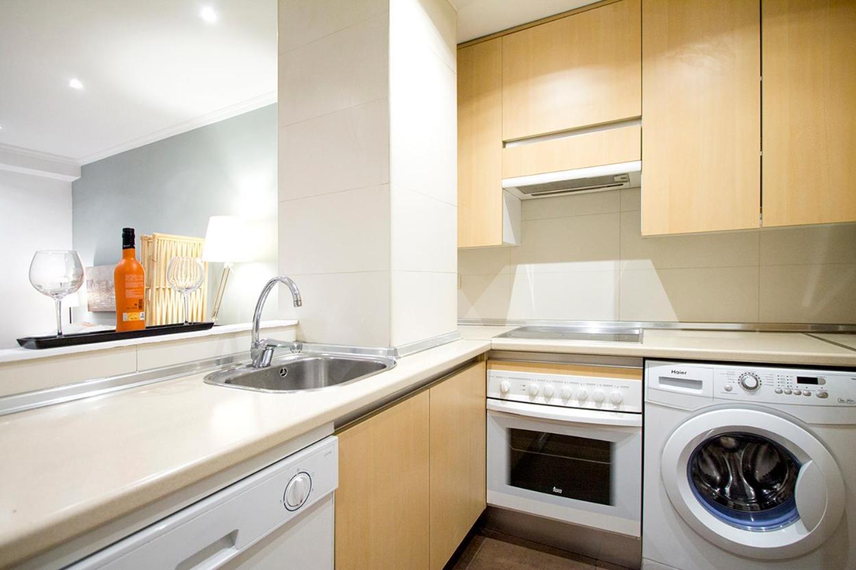 Apartamentos Adelfas Madrid Exterior photo